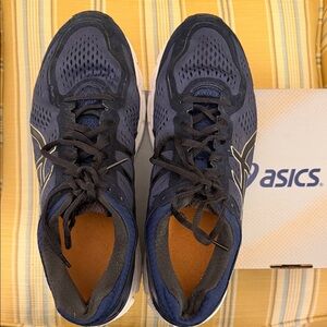 ASICS Gel Kayano 22 Size 10.5 in dark blue with black accents